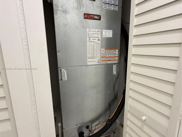 Дом в аренду по адресу 1407 SE 6th St 1 - фото 6124006