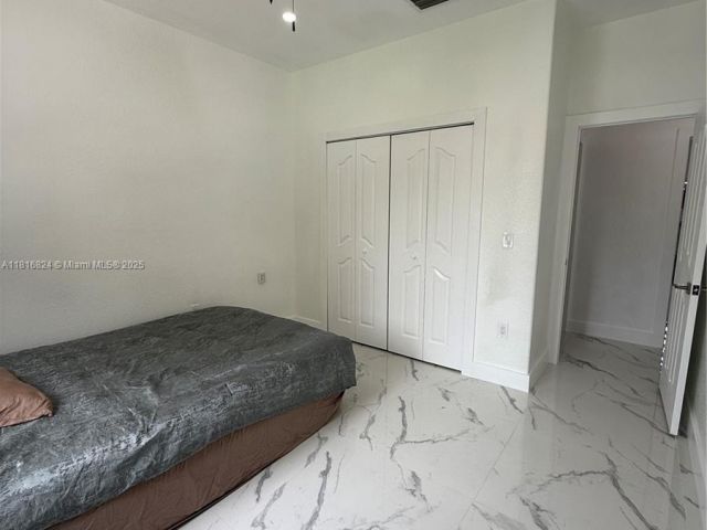 Дом в аренду по адресу 1407 SE 6th St 1 - фото 6124007