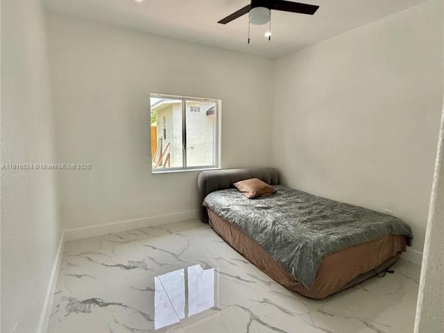 Дом в аренду по адресу 1407 SE 6th St 1 - фото 6124008