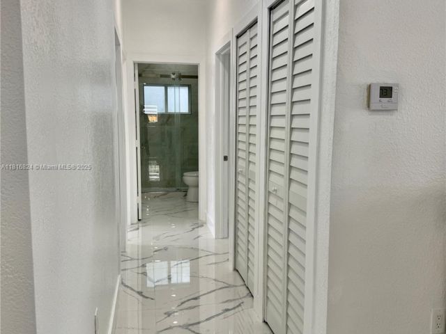 Дом в аренду по адресу 1407 SE 6th St 1 - фото 6124012