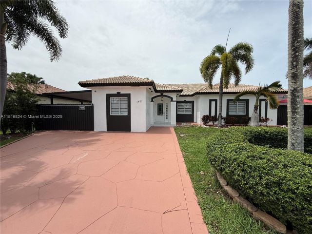 Дом в аренду по адресу 1407 SE 6th St 1 - фото 6124021