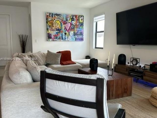 Продажа дома по адресу 23520 SW 107th Ct - фото 6123996