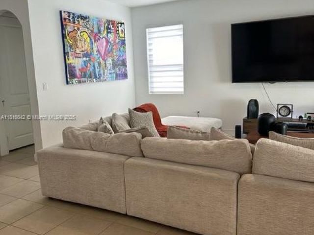 Продажа дома по адресу 23520 SW 107th Ct - фото 6123998