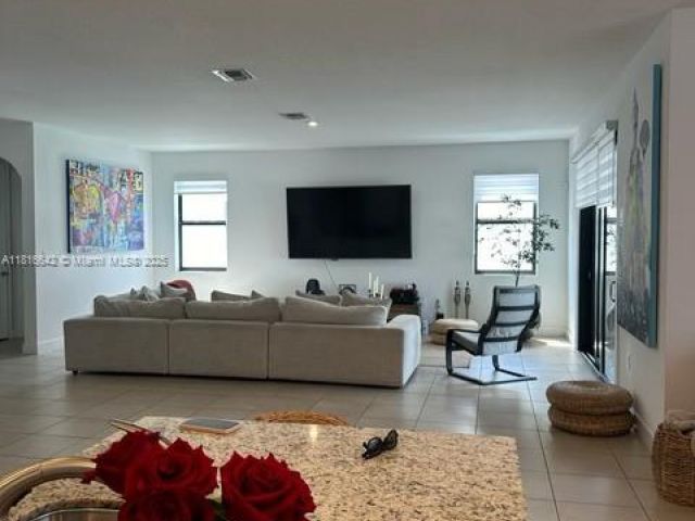 Продажа дома по адресу 23520 SW 107th Ct - фото 6123999