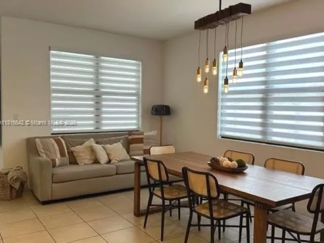 Продажа дома по адресу 23520 SW 107th Ct - фото 6124000