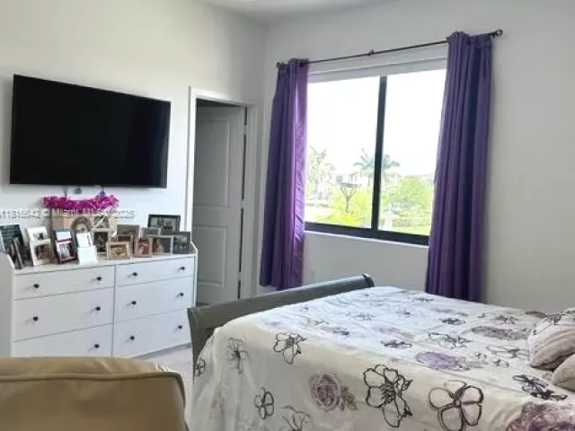 Продажа дома по адресу 23520 SW 107th Ct - фото 6123990