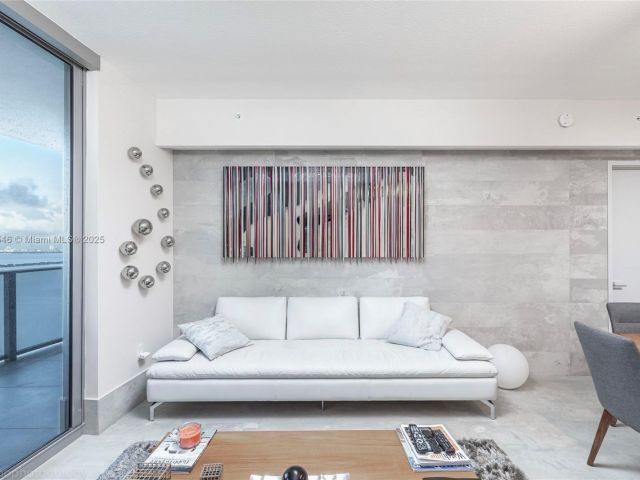 Продажа квартиры #3911 - фото 6148632