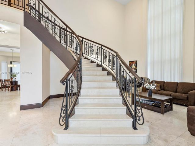 Продажа дома по адресу 18825 N Bay Rd - фото 6157538