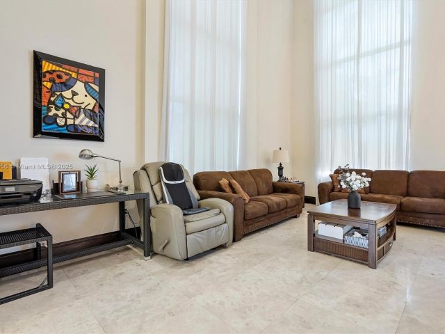 Продажа дома по адресу 18825 N Bay Rd - фото 6157539