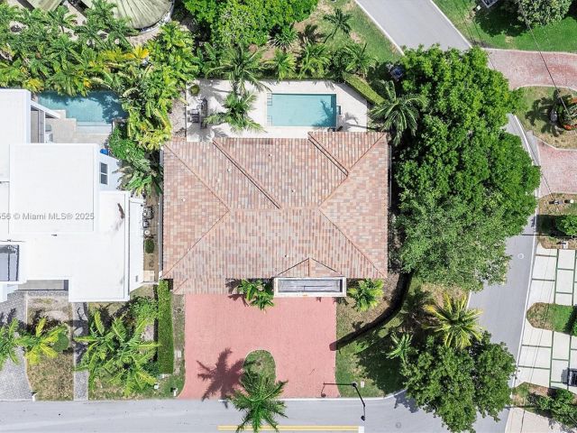 Продажа дома по адресу 18825 N Bay Rd - фото 6157541