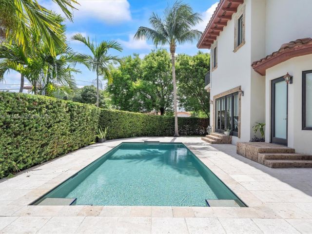 Продажа дома по адресу 18825 N Bay Rd - фото 6157544