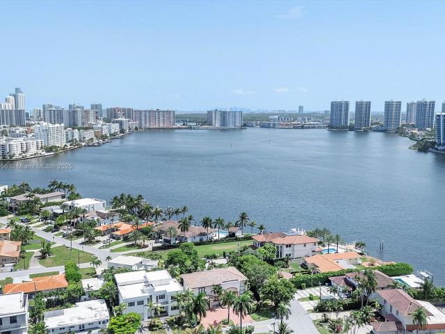 Продажа дома по адресу 18825 N Bay Rd - фото 6157548