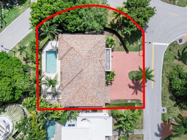 Продажа дома по адресу 18825 N Bay Rd - фото 6157552