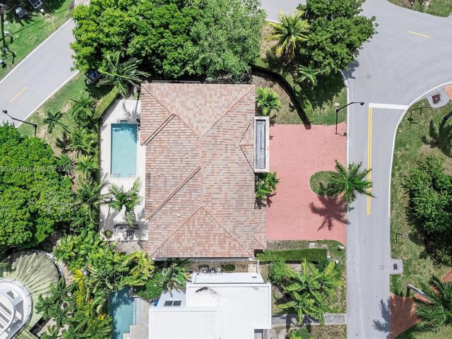 Продажа дома по адресу 18825 N Bay Rd - фото 6157553