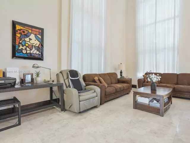 Продажа дома по адресу 18825 N Bay Rd - фото 6157539