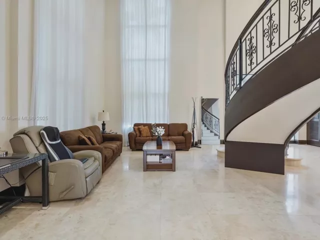 Продажа дома по адресу 18825 N Bay Rd - фото 6157540