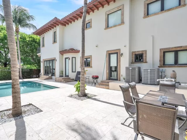 Продажа дома по адресу 18825 N Bay Rd - фото 6157542