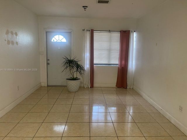 Продажа дома по адресу 451 E Dayton Cir - фото 6227997