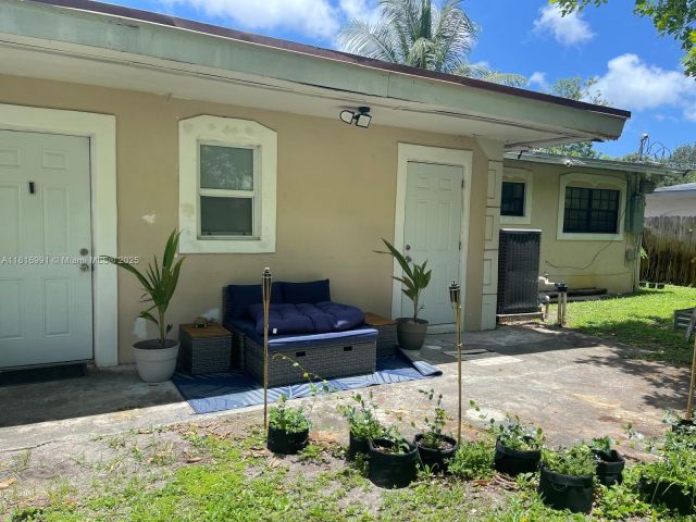 Продажа дома по адресу 451 E Dayton Cir - фото 6228000