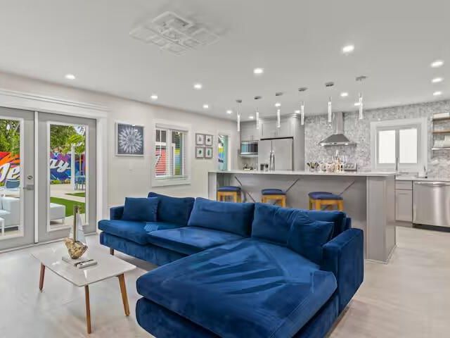 Дом в аренду по адресу 322 NW 4th Avenue - фото 6137908