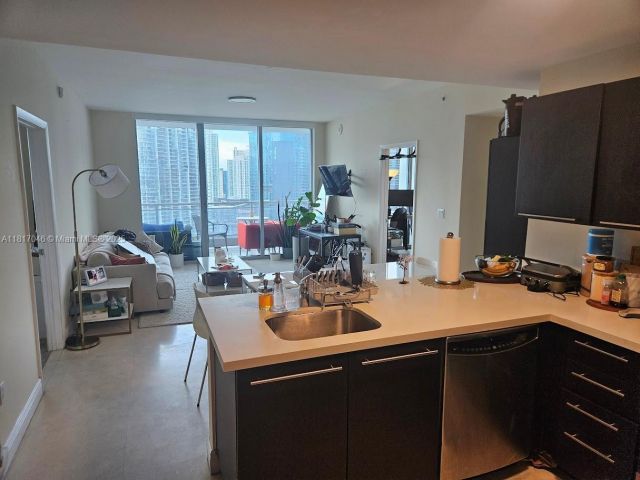 Продажа квартиры #3301 - фото 6163115