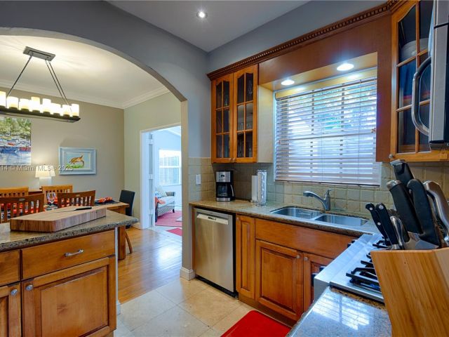 Продажа дома по адресу  - фото 6130494