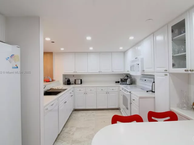 Продажа квартиры #702 - фото 6126273