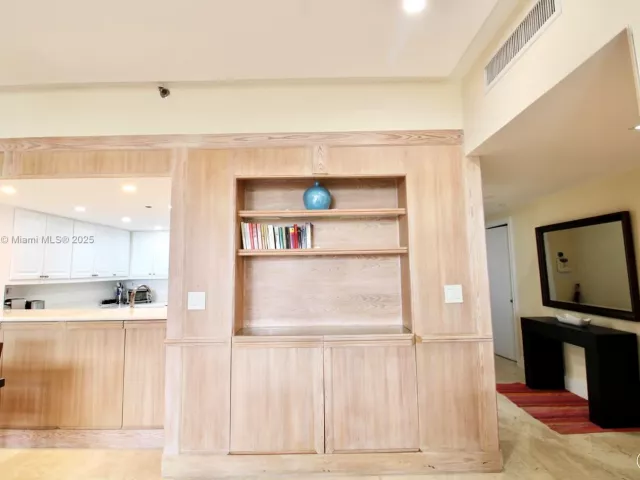 Продажа квартиры #702 - фото 6126274