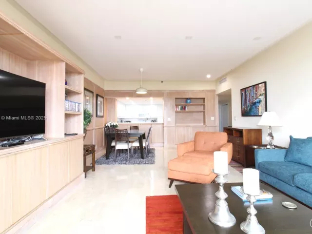 Продажа квартиры #702 - фото 6126277