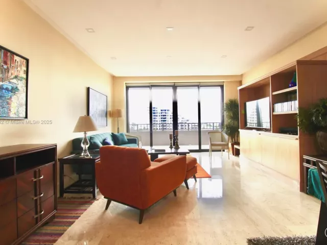 Продажа квартиры #702 - фото 6126280