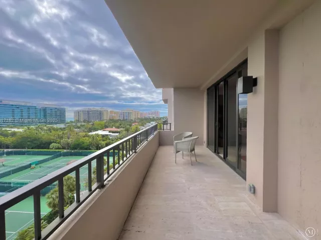 Продажа квартиры #702 - фото 6126281