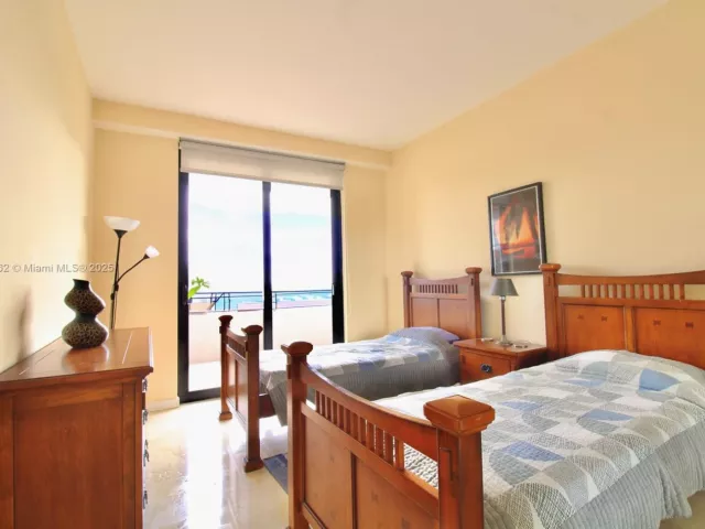 Продажа квартиры #702 - фото 6126265