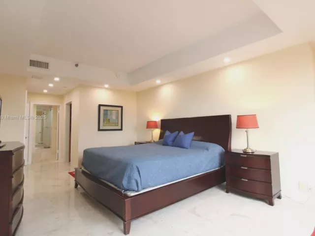 Продажа квартиры #702 - фото 6126269