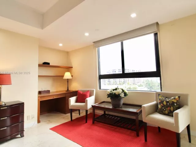 Продажа квартиры #702 - фото 6126264