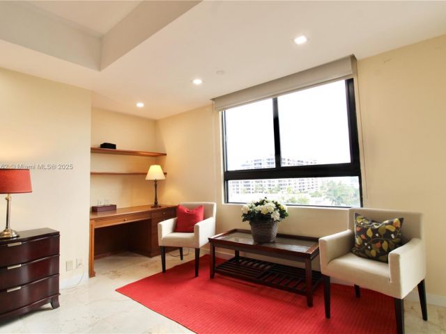 Продажа квартиры #702 - фото 6126264