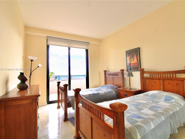 Продажа квартиры #702 - фото 6126265