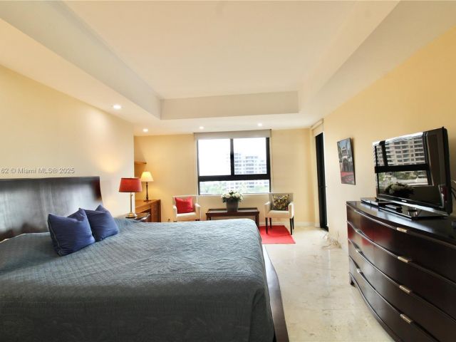 Продажа квартиры #702 - фото 6126270