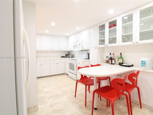 Продажа квартиры #702 - фото 6126272