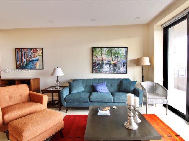 Продажа квартиры #702 - фото 6126276