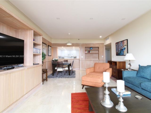 Продажа квартиры #702 - фото 6126277