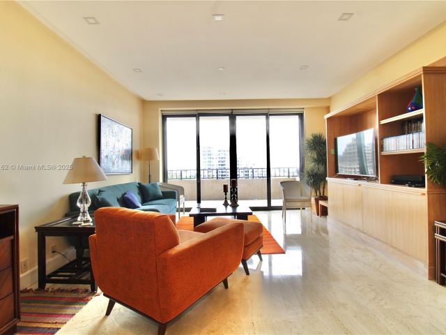 Продажа квартиры #702 - фото 6126278