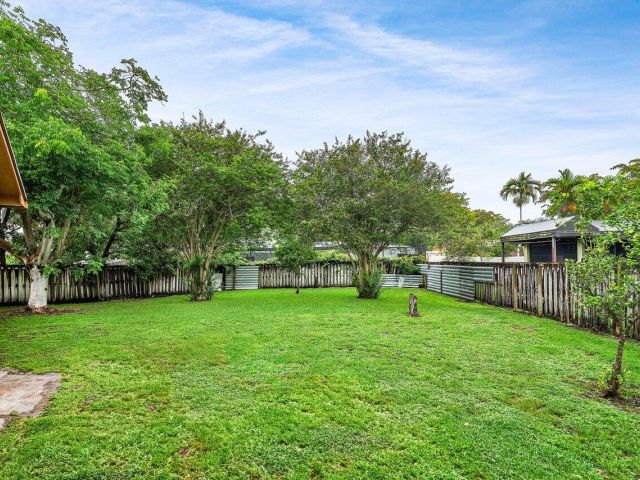 Продажа дома по адресу 8330 NW 23rd Street - фото 6128648