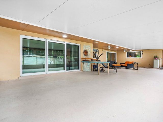 Продажа дома по адресу 8330 NW 23rd Street - фото 6128655