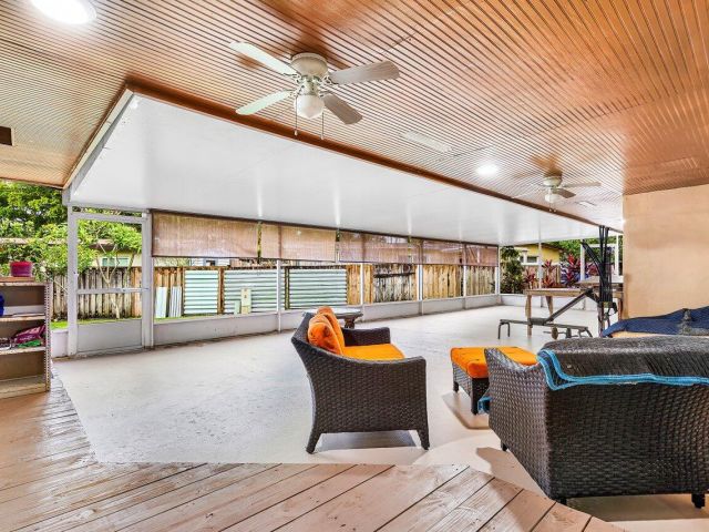 Продажа дома по адресу 8330 NW 23rd Street - фото 6128656