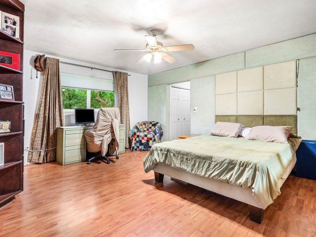 Продажа дома по адресу 8330 NW 23rd Street - фото 6128659