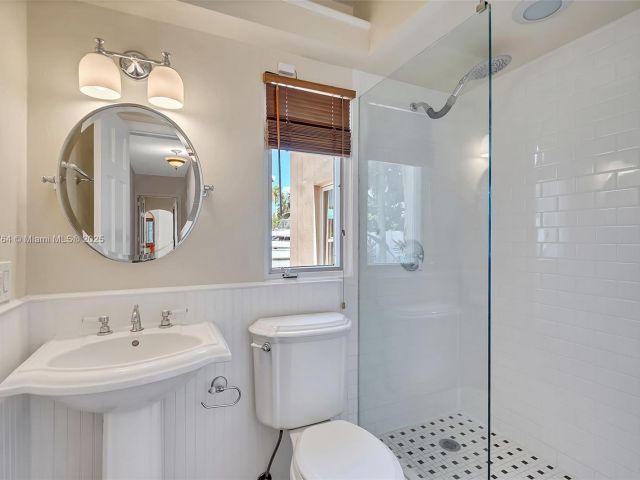 Продажа дома по адресу 325 Bontona Ave - фото 6133568