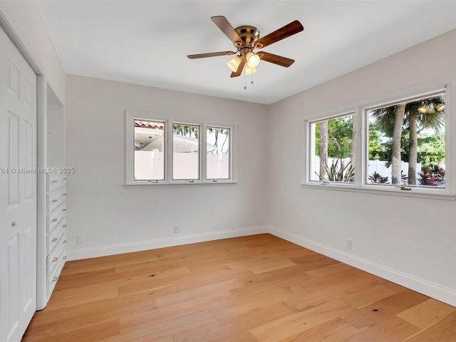 Продажа дома по адресу 325 Bontona Ave - фото 6133569