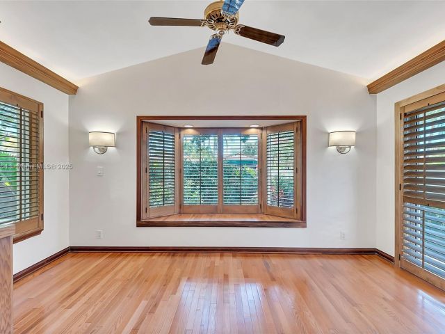 Продажа дома по адресу 325 Bontona Ave - фото 6133574