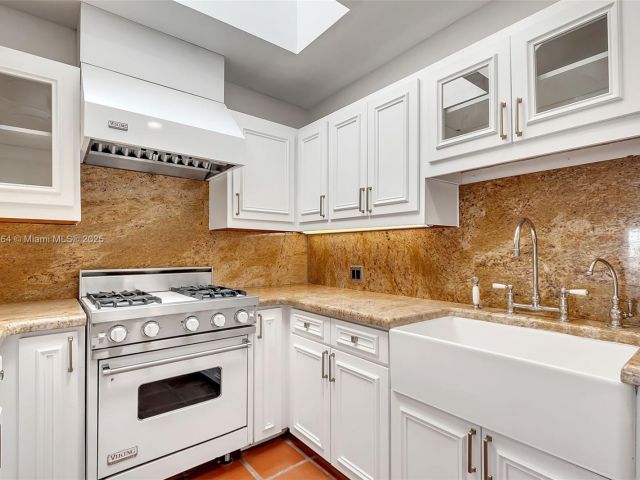 Продажа дома по адресу 325 Bontona Ave - фото 6133577