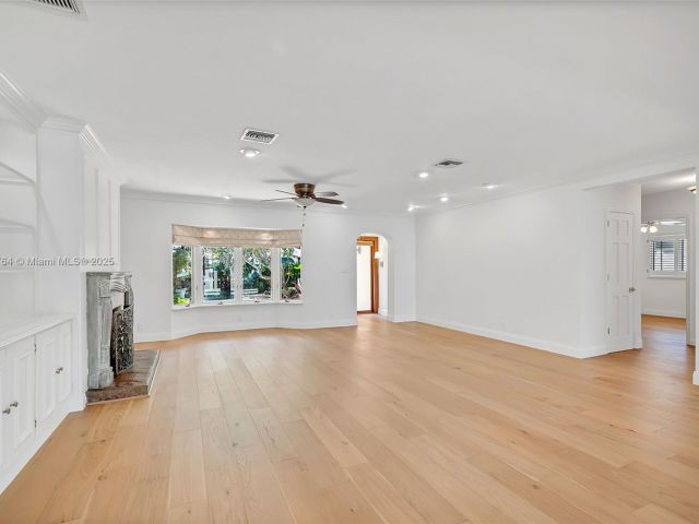 Продажа дома по адресу 325 Bontona Ave - фото 6133578